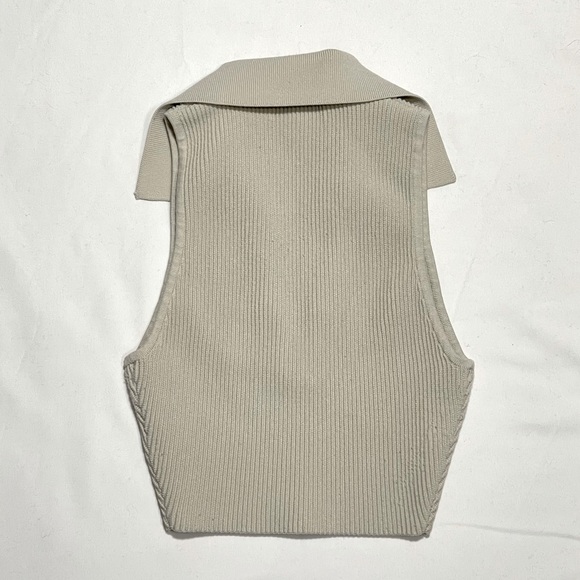Aritzia | Babaton Sculpt Knit Polo Cropped Beige Size 2XS - Picture 4 of 9